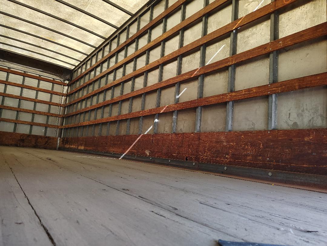 1999 INTERNATIONAL 4700 Low Profile T444E - Image 24